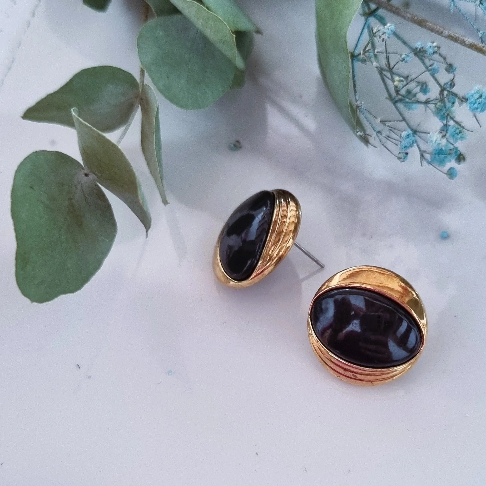 Vintage earrings - Black or white/antique gold