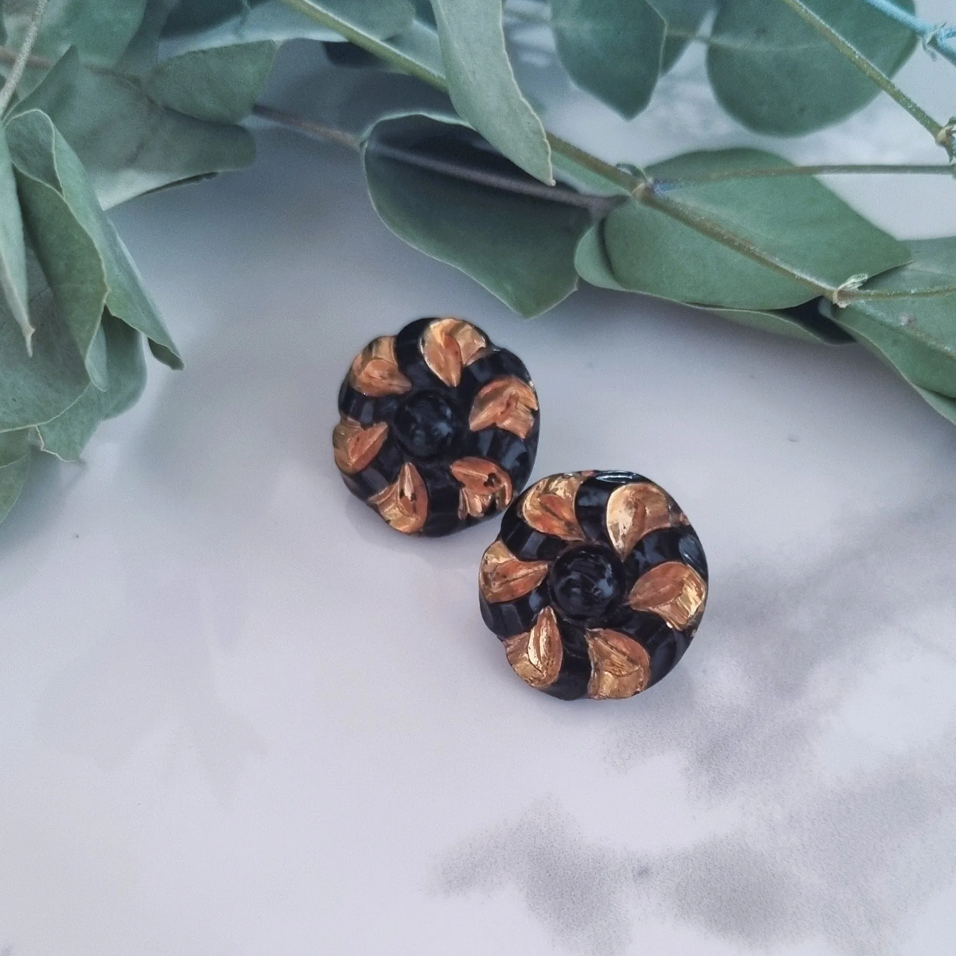 Vintage earrings - Bronze flowers