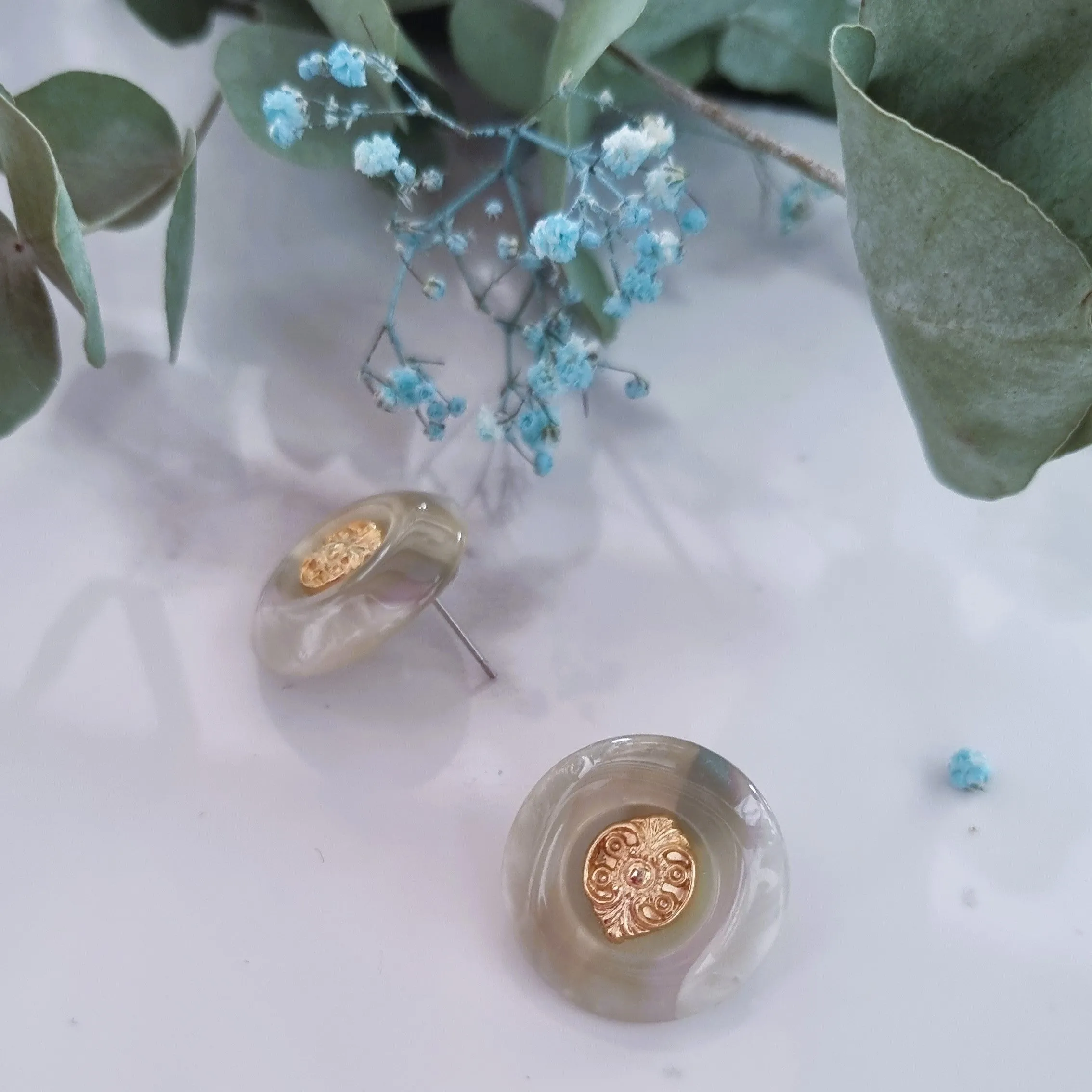 Vintage earrings - Mint iridescent